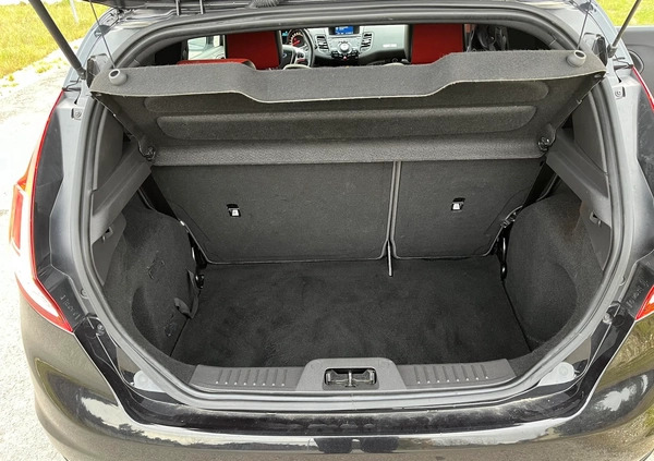 Ford Fiesta cena 43900 przebieg: 104000, rok produkcji 2014 z Kielce małe 742